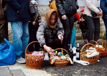 В Миколаєві містяни святкують Великдень (ФОТО)