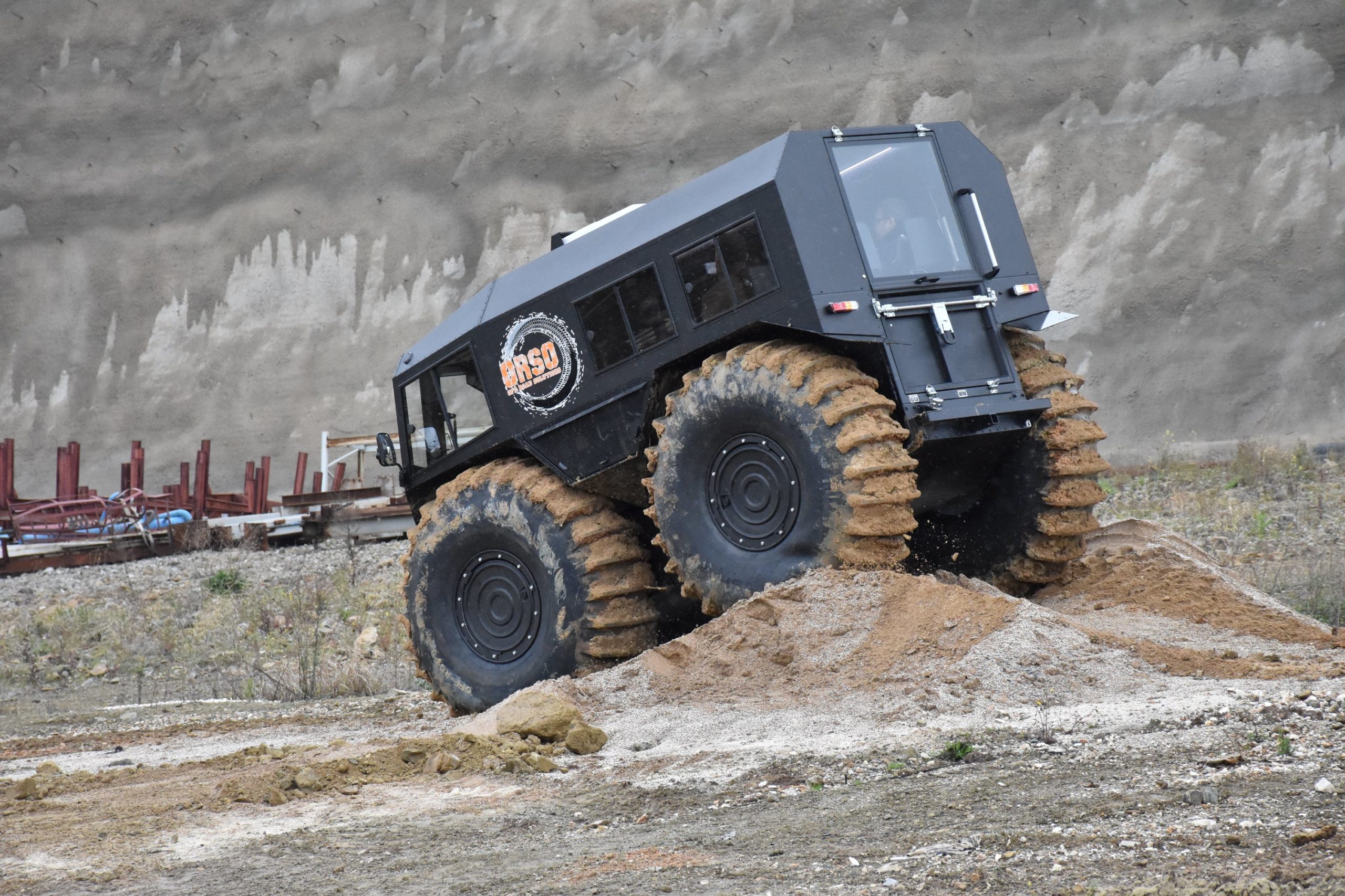 Українські всюдиходи будуть випускати у Туреччині – через день відкриття заводу (ФОТО)