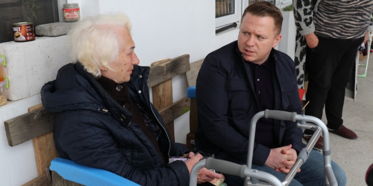 «Прихисток своїм». Антон Табунщик відвідав один з найбільших евакуаційних центрів Півдня України (ФОТО)