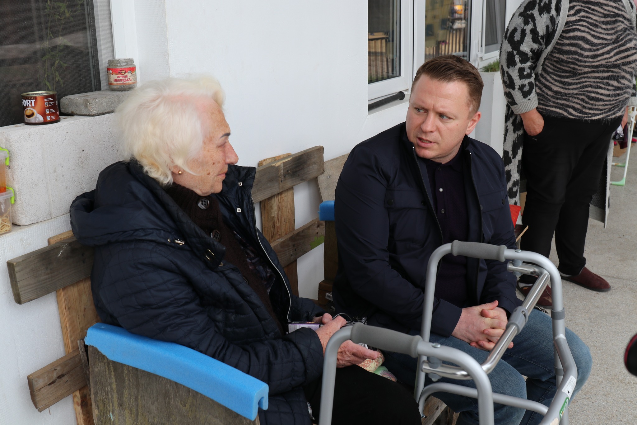 «Прихисток своїм». Антон Табунщик відвідав один з найбільших евакуаційних центрів Півдня України (ФОТО)