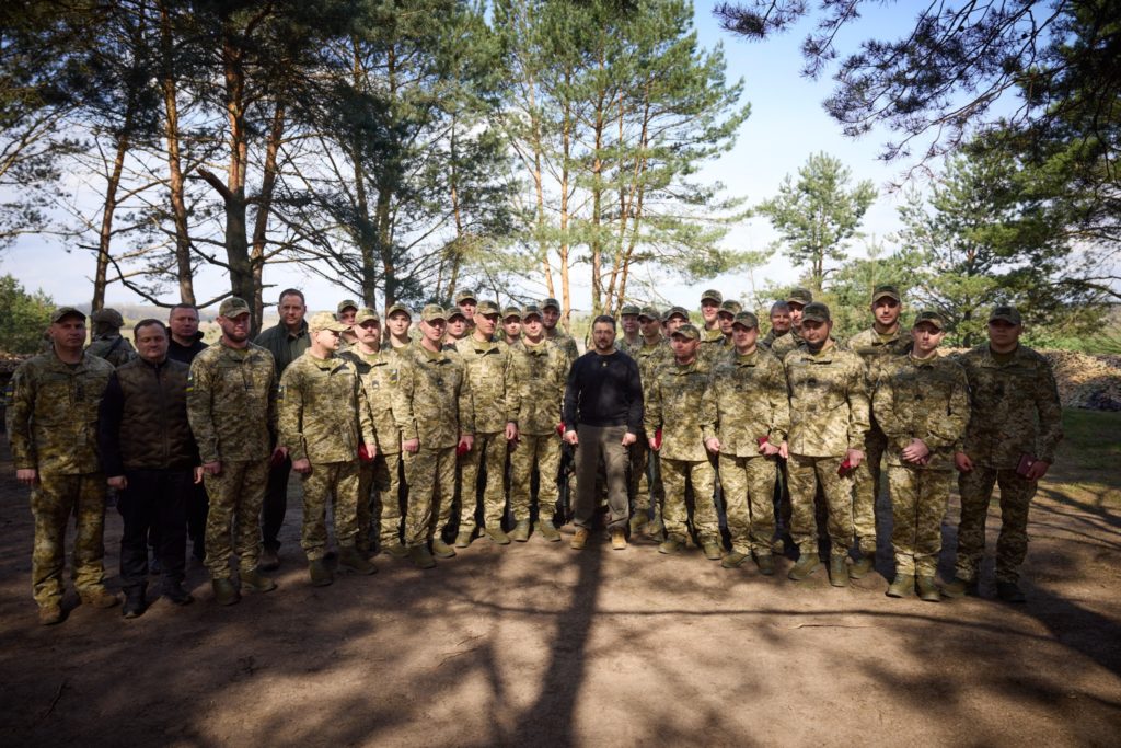 Зеленський відвідав прикордонників на кордоні з Польщею і Білоруссю (ФОТО, ВІДЕО) 14