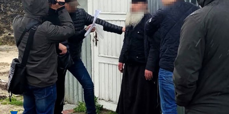 СБУ повідомила про підозру послушнику Почаївської лаври УПЦ (МП) – чекав перемогу окупантів (ФОТО)