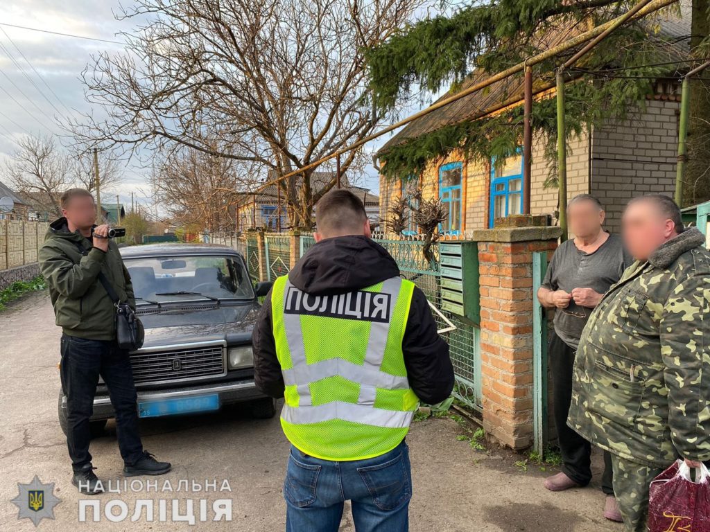 На Миколаївщині кіберполіцейські припинили злочинну діяльність групи онлайн-шахраїв, які «продали» неіснуючих товарів на 0,5 млн.грн. (ФОТО) 8