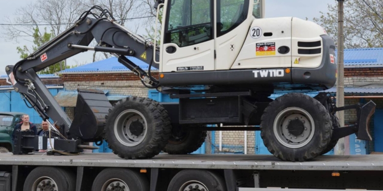 «Миколаївводоканал» отримав з Німеччини колісний екскаватор Terex TW 110 (ФОТО)