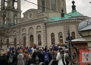 В Хмельницькому зібрали підписи про перехід храму, в якому побили військового, в ПЦУ. Ключі їм вже віддали  (ФОТО, ВІДЕО)