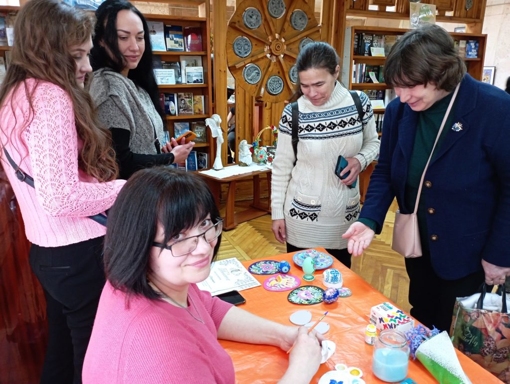 Писанка – як витвір мистецтва: в Миколаєві відкрилась виставка «Великдень» (ФОТО) 14