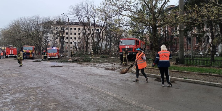 Внаслідок російської ракетної атаки Миколаєва поранено двоє дітей – в прокуратурі показали руйнування і залишки ракет (ФОТО)