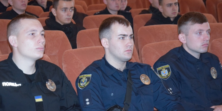 +120 молодих правоохоронців: випускники поліцейських вишів поповнили ряди поліції Миколаївщини (ФОТО)