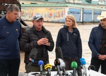 Вся допомога варта кожного витраченого пенні. Сенатори перевірили прозорість використання озброєння та коштів від США (ФОТО, ВІДЕО)