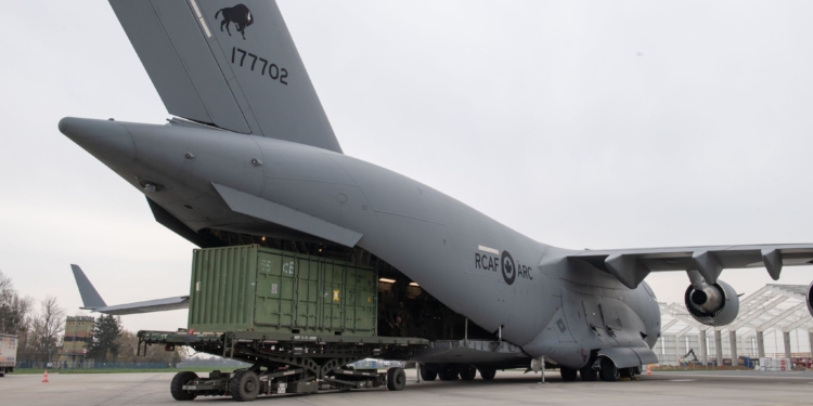 Постріляти з Leopard 2. Канада передала Україні 3 симулятори (ФОТО)