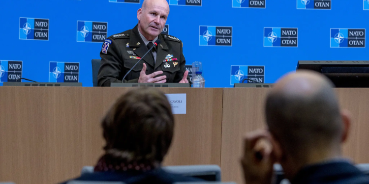“Відпустка НАТО закінчилась”, “м’язи атрофувалися, але м’язова пам’ять залишилась” – альянс кардинально змінює стратегію