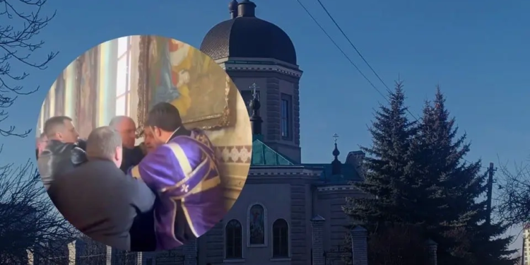 В Хмельницькому стався конфлікт в церкві МП, побили військового. Що далі, всі подробиці (ФОТО, ВІДЕО)