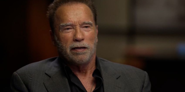 “Конан-республіканець” Шварценеггер вважає, що переобрання Байдена президентом США – зараз кращий варіант