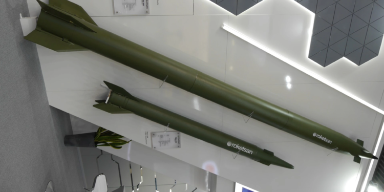 Британія шукає в світі для України ракети великої дальності