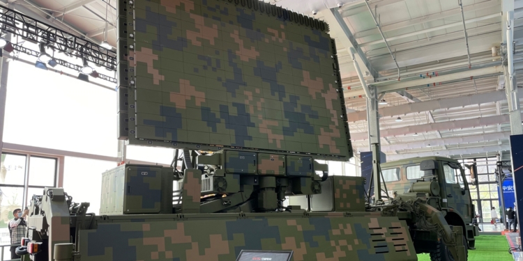 На військовій виставці Китай показав нову систему боротьби з безпілотниками (ФОТО)