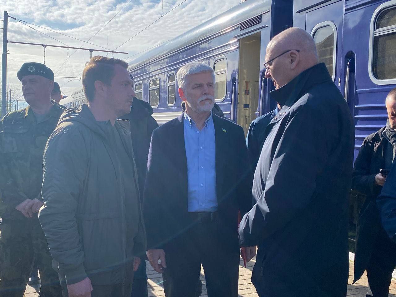 В Київ прибули президенти Чехії і Словаччини (ФОТО)