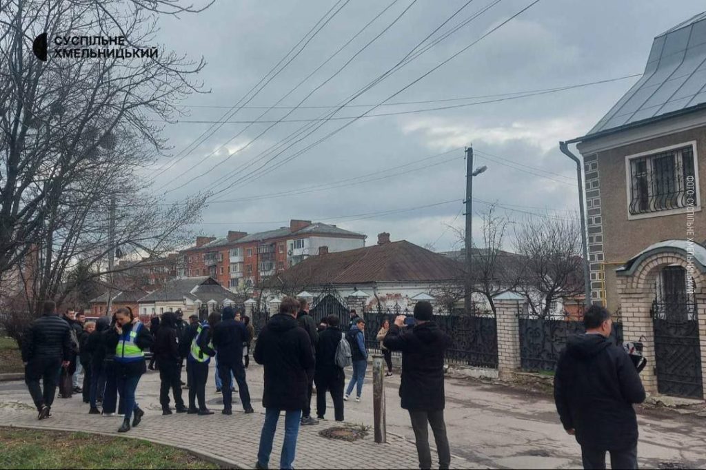 В Хмельницькому стався конфлікт в церкві МП, побили військового. Що далі, всі подробиці (ФОТО, ВІДЕО) 2