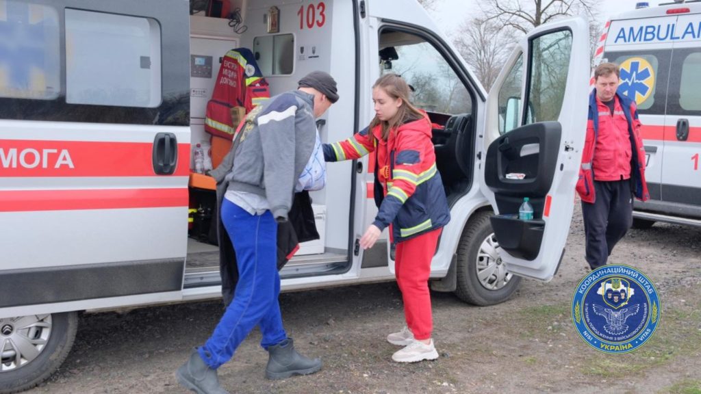 Україна повернула додому з полону ще 12 українців, серед них 5 важкопоранених (ФОТО, ВІДЕО) 2