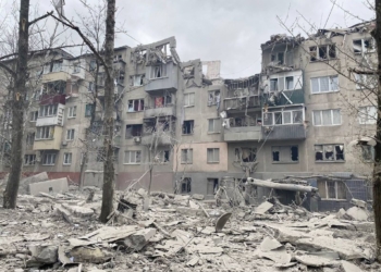Окупанти обстріляли Слов‘янськ, зруйновано 3 багатоповерхівки, є загиблі і поранені (ФОТО, ВІДЕО)