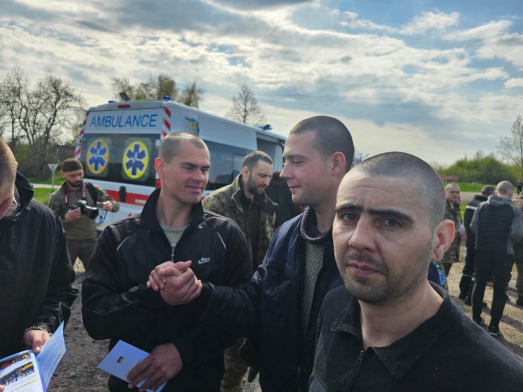 Україна повернула з полону ще 44 українця (ФОТО, ВІДЕО) 9
