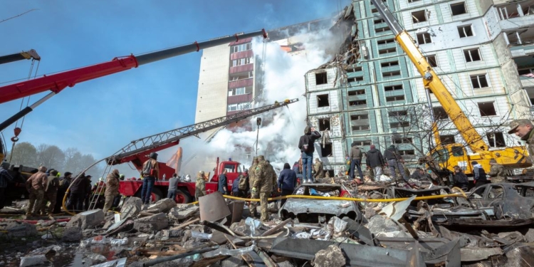 Загиблих в Умані вже 16, загиблих дітей неможливо впізнати (ФОТО)