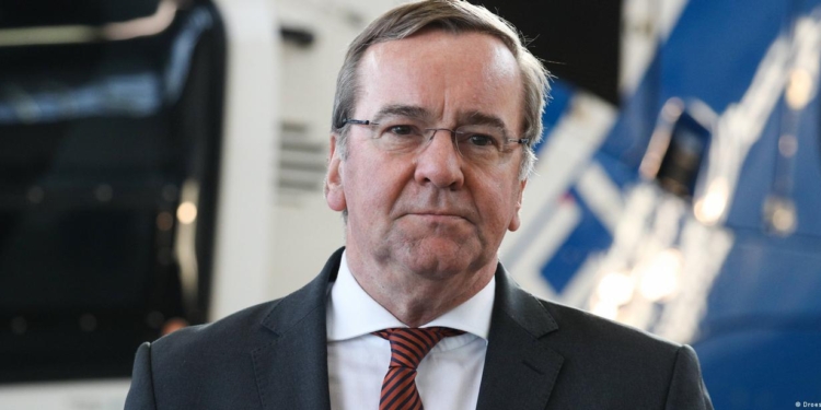 Двері тільки привідкрились. Міністр оборони Німеччини відкинув ідею швидкого вступу України в НАТО