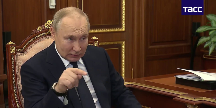 Палата №6. Путін сказав Пушиліну, що треба відсунути ЗСУ на безпечну відстань, Пасічник пожалівся Путіну на сніг (ВІДЕО)