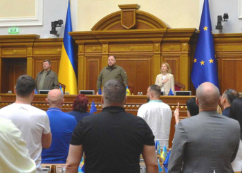 “Ні влади, ні опозиції”. Чи заслужила Верховна Рада “маємо те, що маємо”, і чи загрожує Україні парламентський бунт