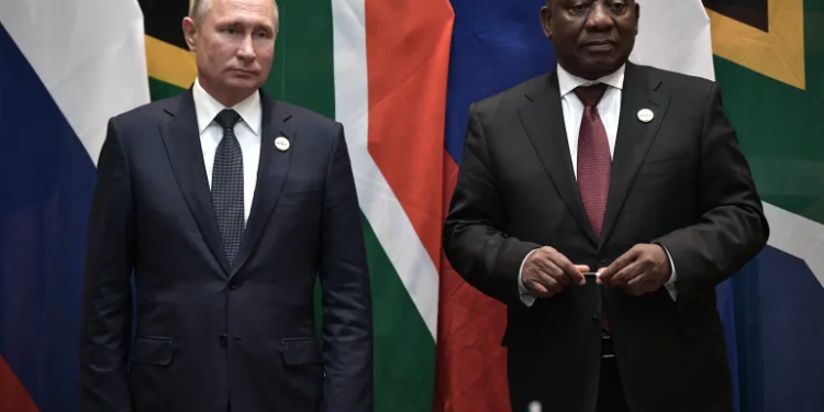 ПАР вийде з Міжнародного кримінального суду, щоб не арештовувати Путіна, якщо він приїде на саміт БРІКС