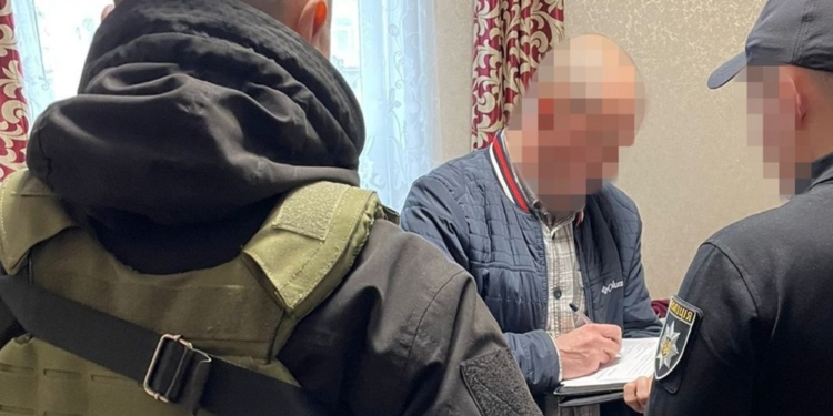 СБУ викрила групу ділків на Запоріжжі, які допомагали громадянам рф «легалізуватися» в Україні (ФОТО)