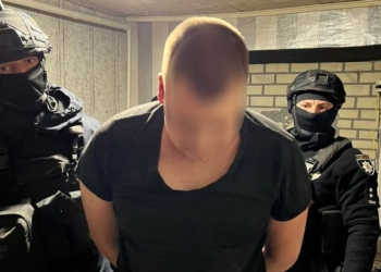 Поліцейські затримали молодика, який в 2018 році в компанії з іншими в центрі Миколаєва зґвалтував 12-річну дівчинку і потім весь цей час ховався (ФОТО)