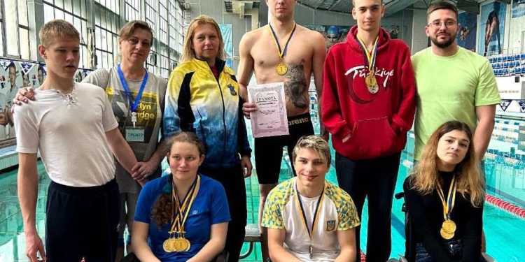 Миколаївські параплавці здобули на Кубку України 17 нагород, 14 з яких – золоті (ФОТО)