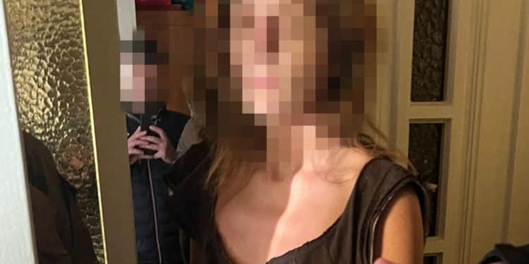 СБУ затримала ворожу інформаторку, яка створила Телеграм-канал для збору розвідданих про оборону Одеси (ФОТО)