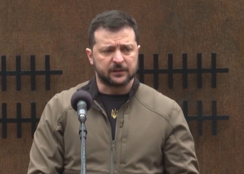 “Можу президенту Росії побажати провести залишки своїх днів в підвалі, з відром замість туалета, – Зеленський на Чернігівщині (ВІДЕО)