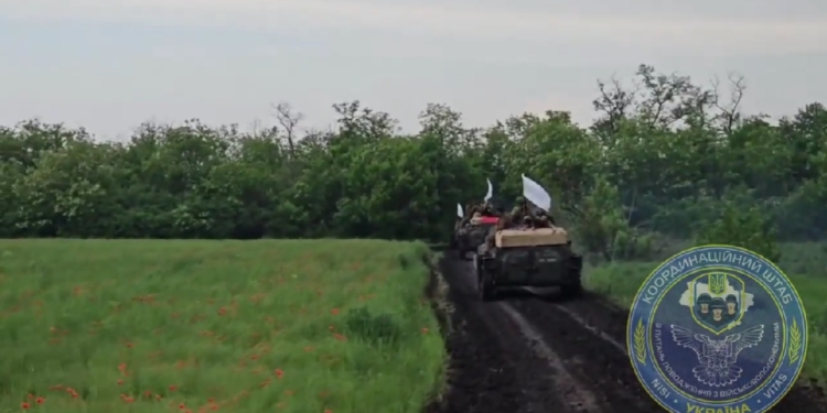 Унікальні кадри повернення наших 106 визволених з російського полону захисників (ВІДЕО)