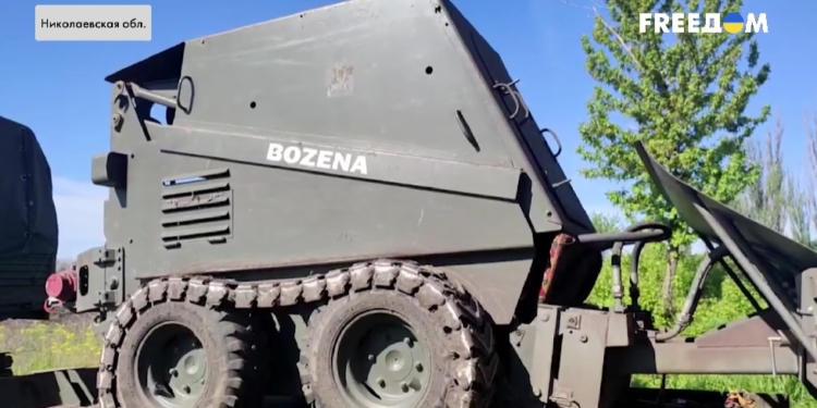 25 соток на день: як поля в Миколаївській області розміновують за допомогою словацької машини Bozena (ВІДЕО)