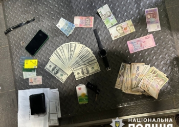 Двоє жителів Миколаївщини під приводом реалізації зерна ошукали жителя Вінничини на 10 тисяч доларів США (ФОТО, ВІДЕО)
