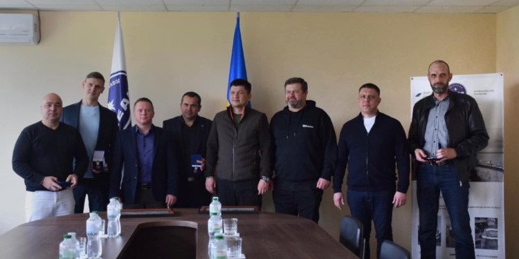 Начальник Миколаївської ОВА і нардепи побували на заводі «Океан» – запевняють, що бачать роботу і знають про потреби підприємства (ФОТО)