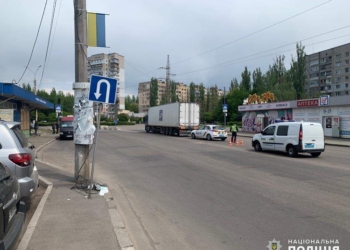 У Миколаєві вантажівка MAN збила 80-річну жінку – постраждала в лікарні