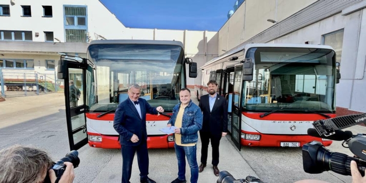 Миколаїв отримав 2 автобуси Irisbus Crossway від Праги