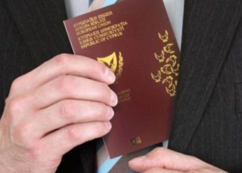 Кіпр і Мальта забрали «золоті паспорти» у 45 росіян