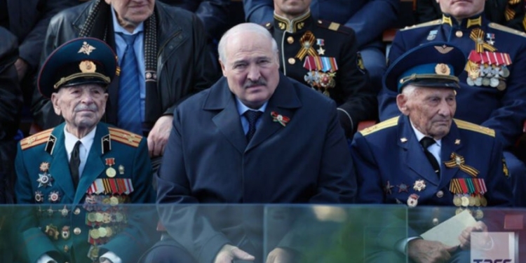 А що трапилось? Лукашенко не з’явився на святкуванні дня державного прапора, державного герба та державного гімну білорусі