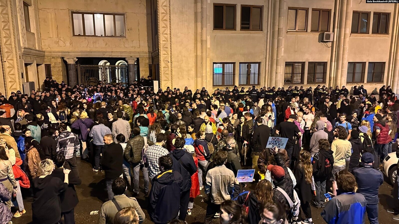 У Тбілісі почалися протести через відкриття авіасполучення з росією