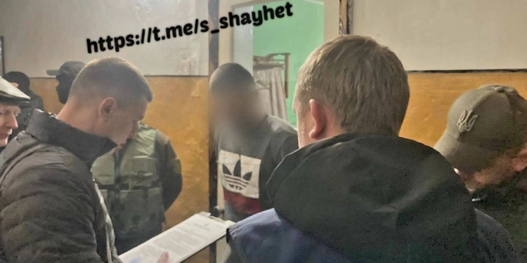 На Миколаївщині виявили трьох шахраїв, які обдурювали людей за схемою «ваш родич в біді», – аферисти «працювали» з місця позбавлення волі (ФОТО)