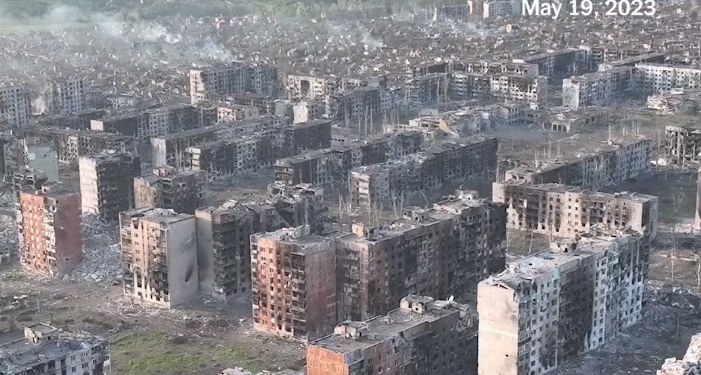 The New York Times показало Бахмут з висоти пташиного польоту – місто знищене (ВІДЕО)