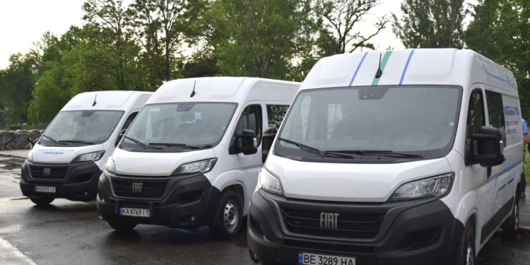 ПРООН і Канада передали три спеціалізовані автомобілі на потреби громад Миколаївщини (ФОТО)