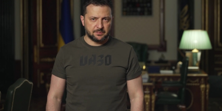 «Ми зробимо все можливе, все неможливе, щоб пришвидшити постачання в Україну більшої кількості та якості систем ППО» – звернення Зеленського (ВІДЕО)