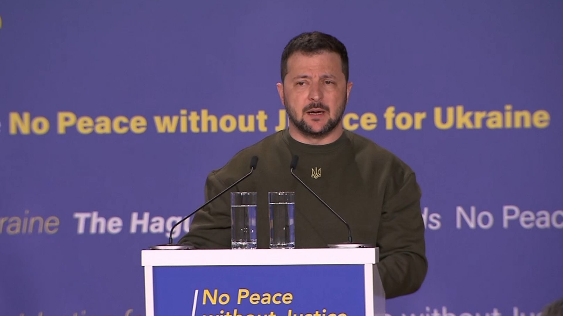 «Кожен з присутніх тут сьогодні хотів би іншого Володимира»: Зеленський виступив в Гаазі (ВІДЕО)