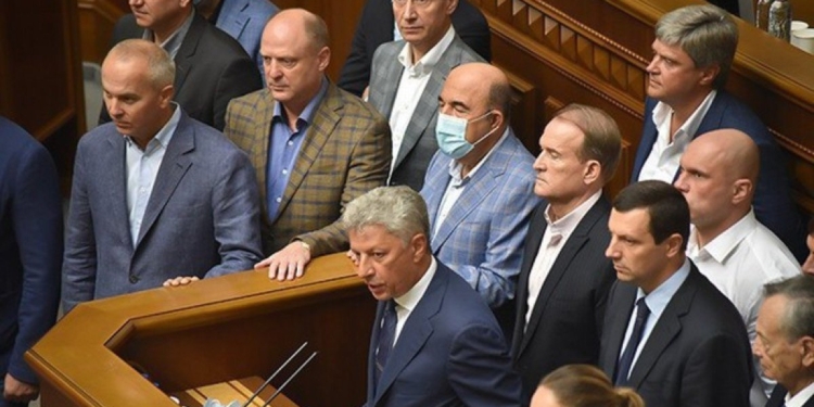 “Рятівники” за викликом”: чим стали депутати від ексОПЗЖ для «слуг народу» в ВРУ, – Рух «ЧЕСНО»