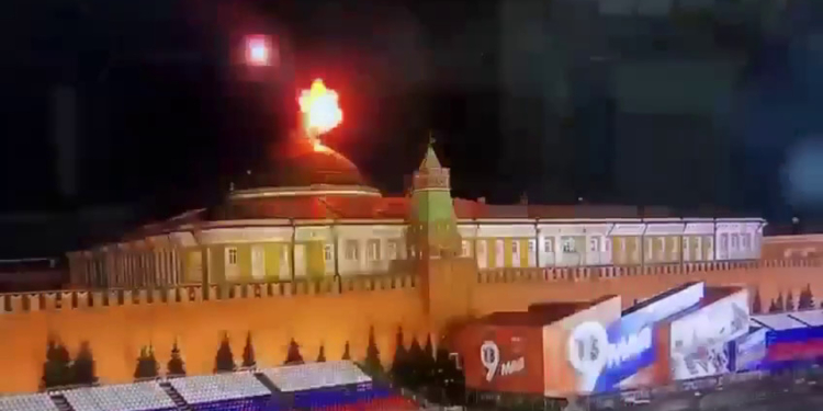 Момент удару по Кремлю (ВІДЕО)